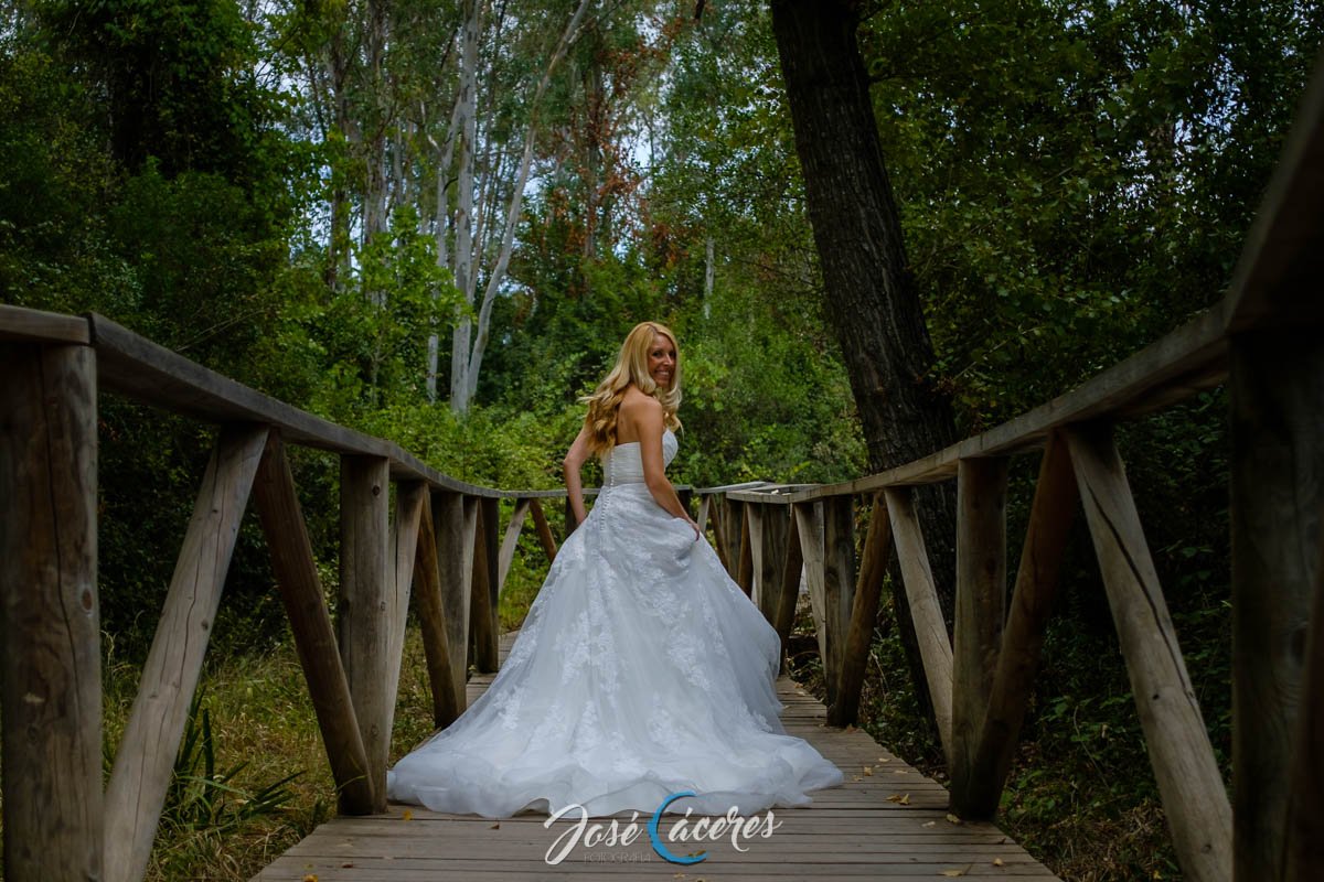 Postboda en Río Majaceite y playa de la muralla