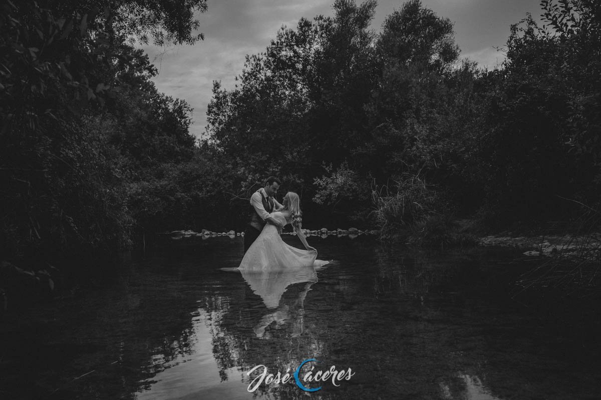 Postboda en Río Majaceite y playa de la muralla