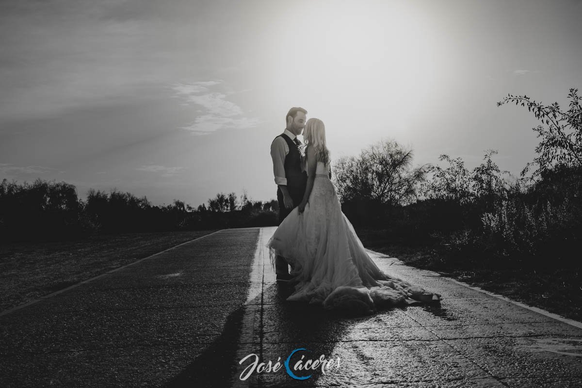 Postboda en Río Majaceite y playa de la muralla